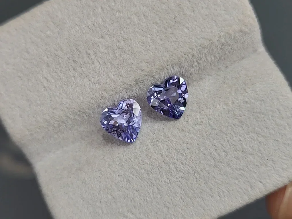 Pair of tanzanites heart shape 1.93 carats, Tanzania Image №4
