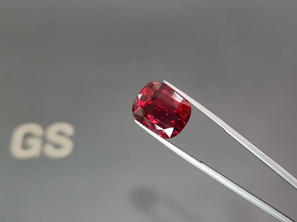 Investment grade Vibrant Pigeon Blood ruby cushion cut 14.05 carats, Madagascar (GRS, AGL, SSEF) Image №4
