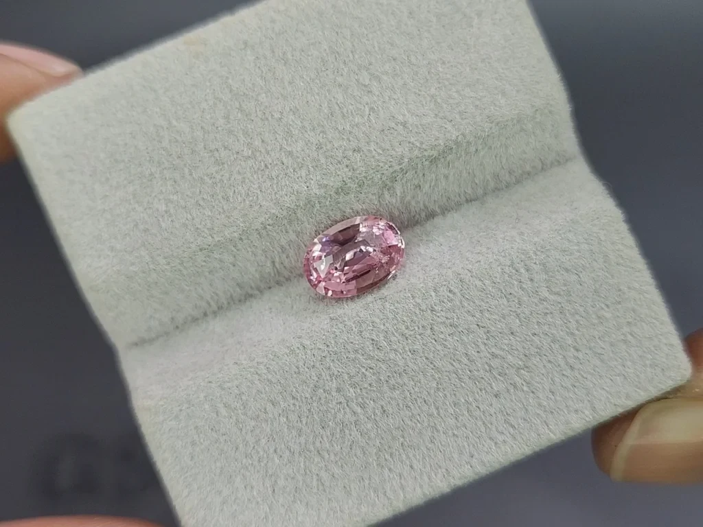 Unbehandelter Padparadscha-saphir oval geschliffen 1,57 karat, Sri Lanka  Image №4