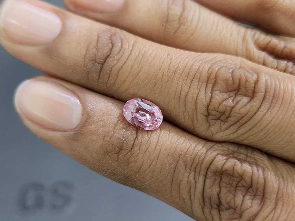 Unbehandelter Padparadscha-saphir oval geschliffen 1,57 karat, Sri Lanka  Image №2