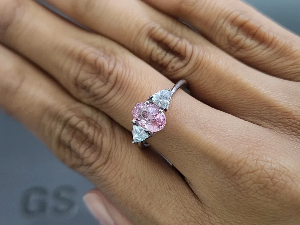 Unbehandelter Padparadscha-saphir oval geschliffen 1,57 karat, Sri Lanka  Image №5