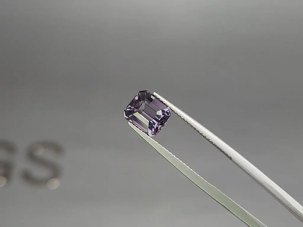 Spinelle gris-violet taille octogonale 3,09 carats, Tanzanie Image №3