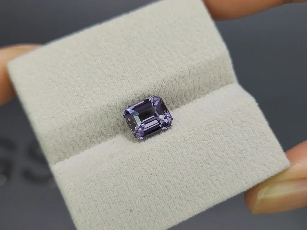 Spinelle gris-violet taille octogonale 3,09 carats, Tanzanie Image №4