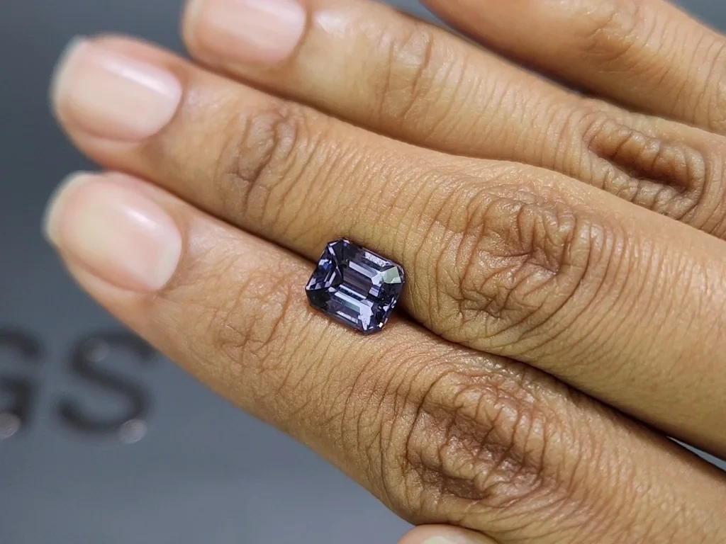 Spinelle gris-violet taille octogonale 3,09 carats, Tanzanie Image №2