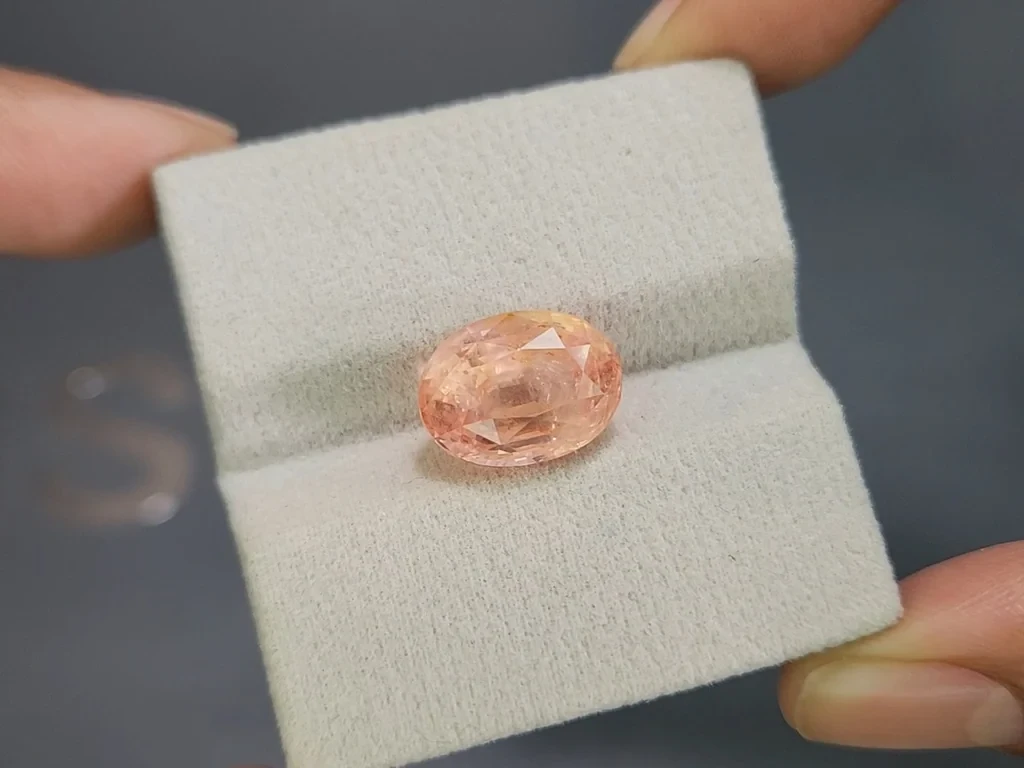 Onverhitte Padparadscha saffier oval geslepen 10,90 karat, Sri Lanka Image №4
