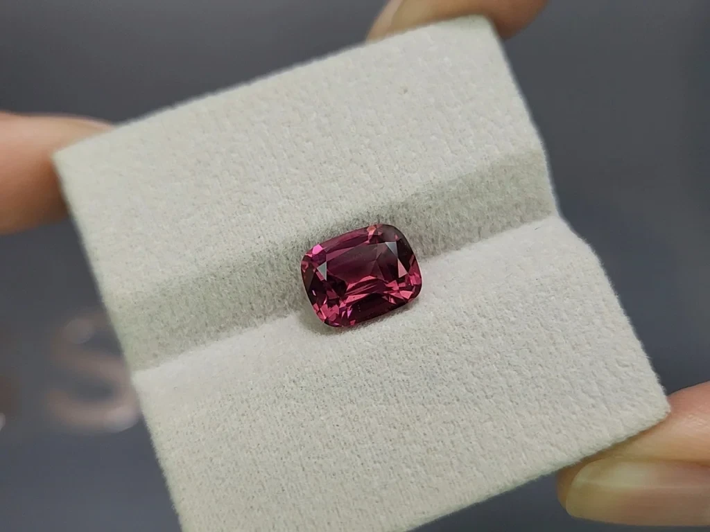 Garnet hodolite cushion cut 3.09 carats, Madagascar Image №4