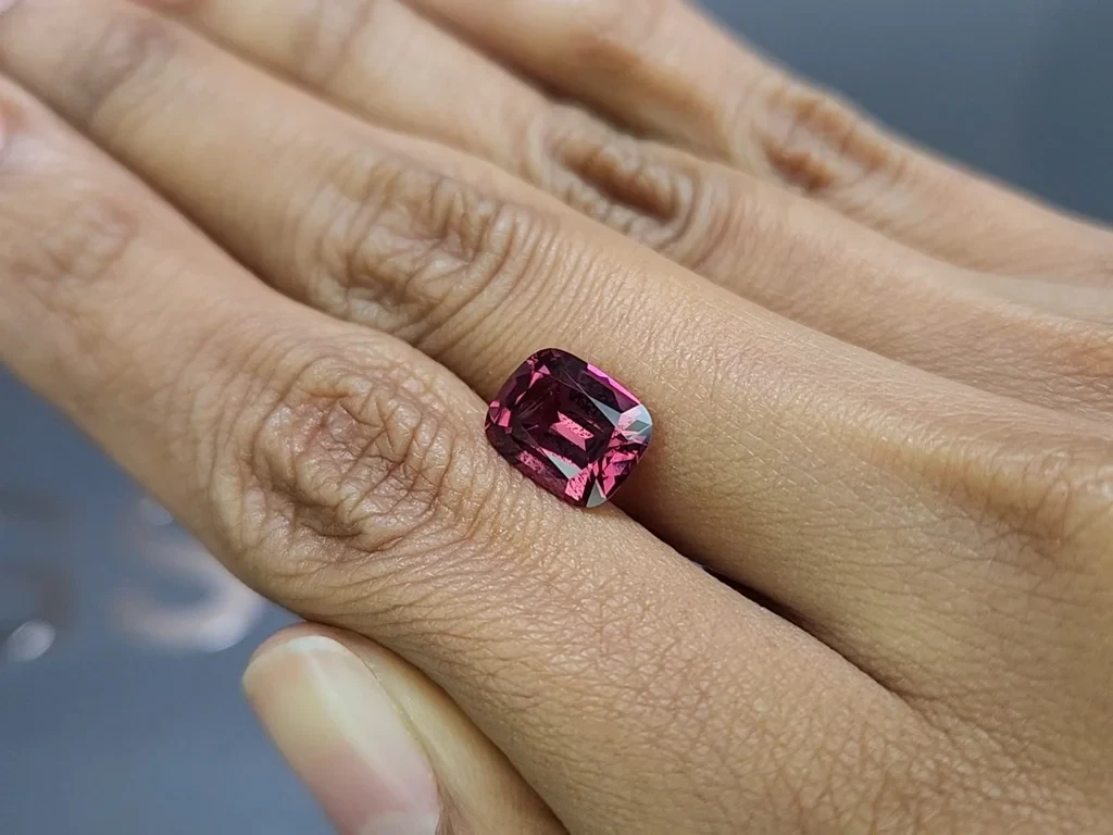Garnet hodolite cushion cut 3.09 carats, Madagascar Image №2
