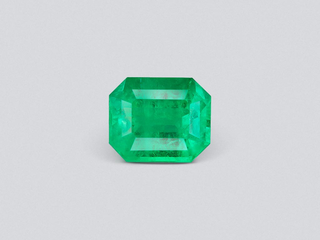 Large Vivid Green Colombian emerald 13.26 carats Image №1