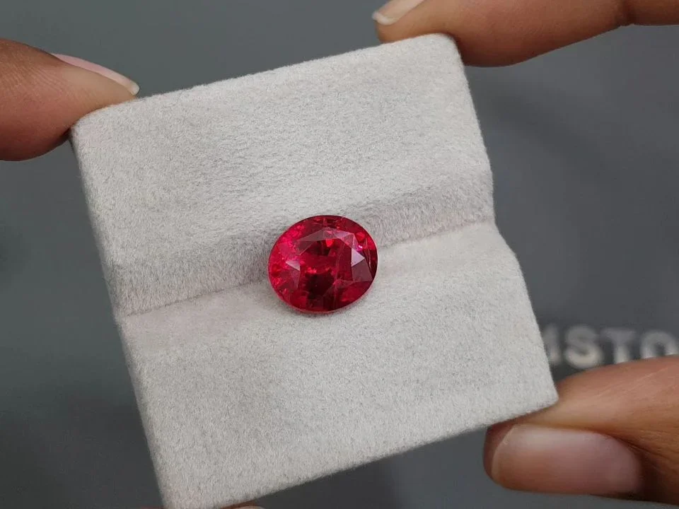 Unique unheated Vibrant vivid red oval cut ruby 6.06 carats, GRS, Tanzania Image №4