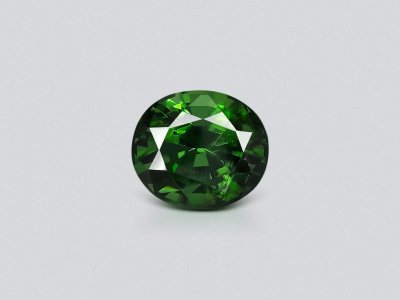 Vivid green zircon in oval cut 4.75 carats  photo