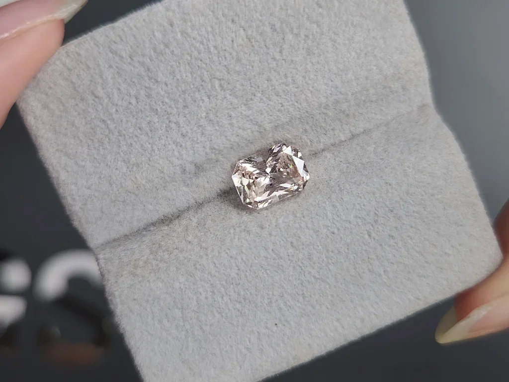 Zafiro blanco talla radiante 1,62 quilates, Sri Lanka Image №4