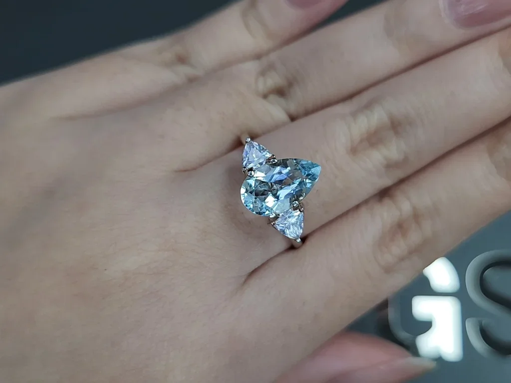 Aigue-marine bleue douce taille poire de 2,43 carats, Afrique Image №5