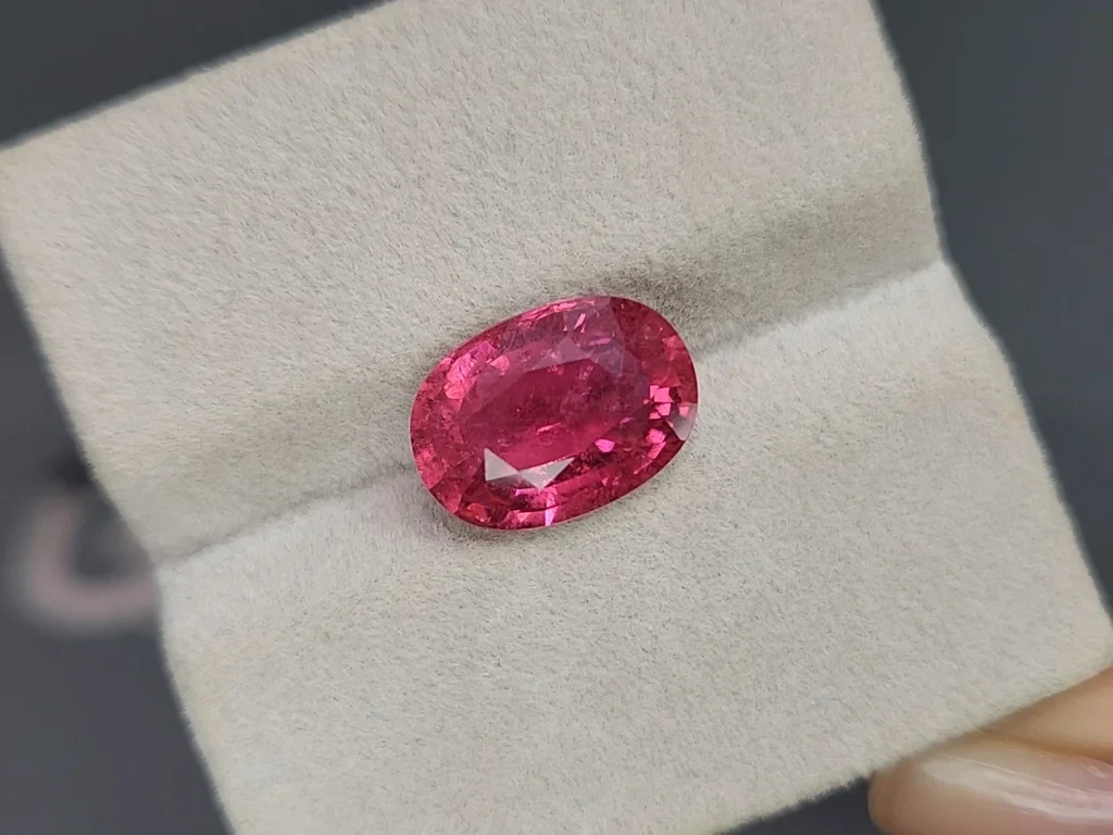 Tourmaline rubellite oval cut 5.51 carats, Africa Image №4