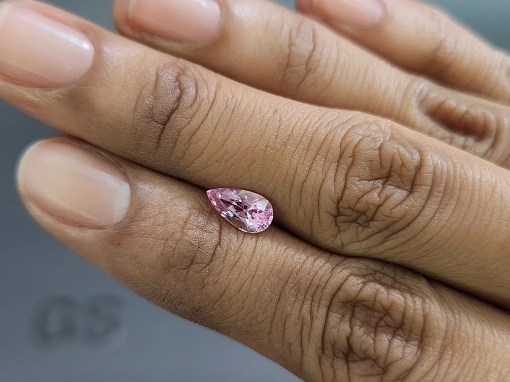 Saphir Padparadscha non chauffé forme poire 1,34 carat, Sri Lanka  Image №2