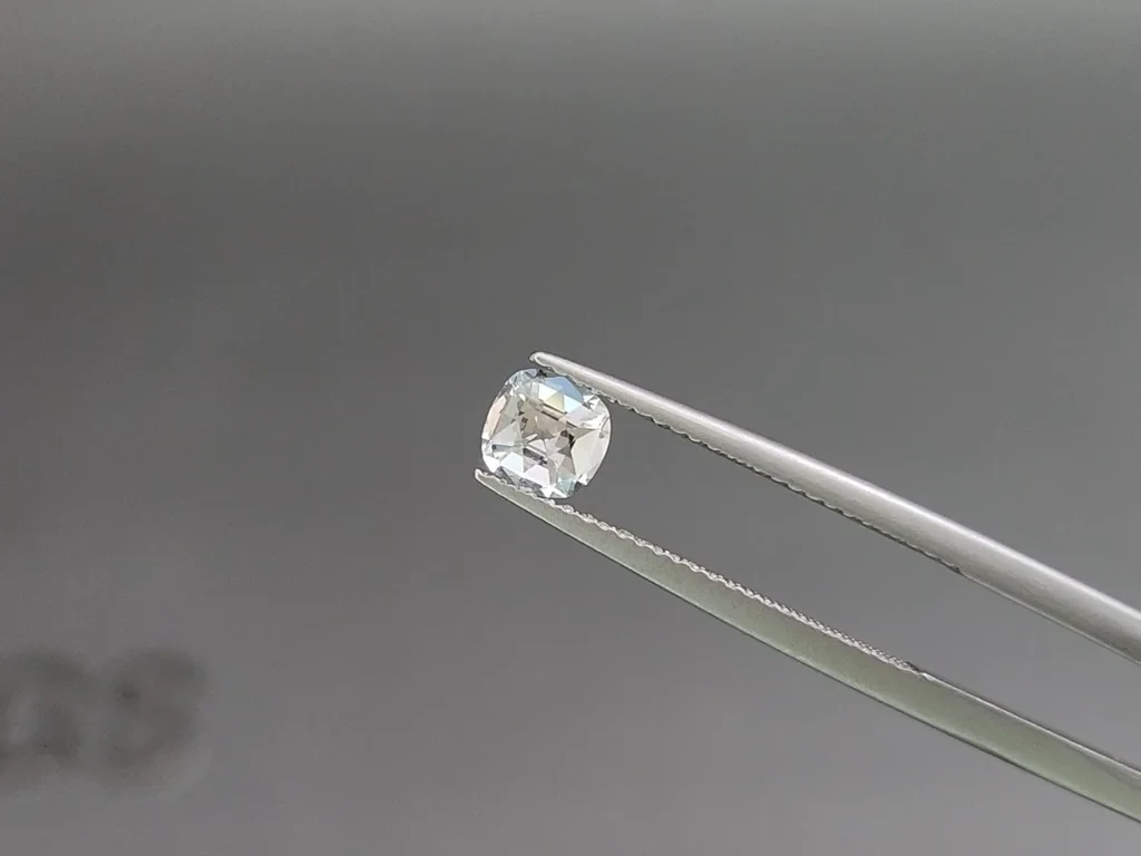 Aquamarin kissenförmiger 0,56 karat, Madagaskar  Image №3