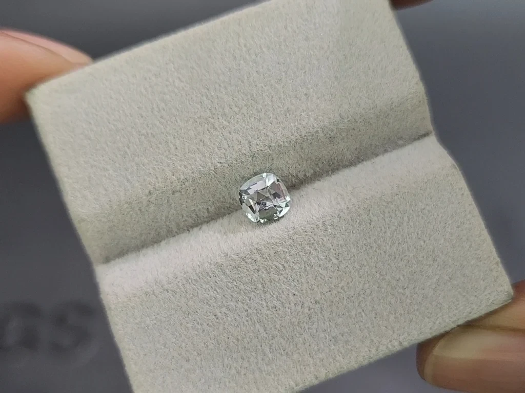 Aquamarin kissenförmiger 0,56 karat, Madagaskar  Image №4