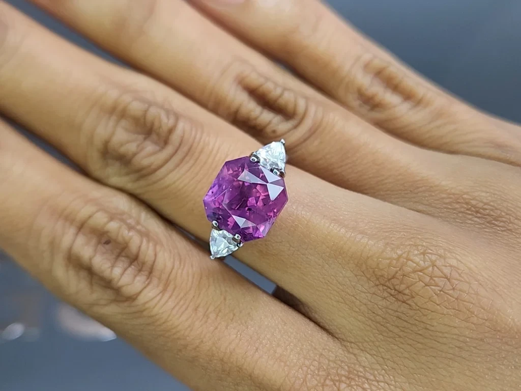 Unheated purple sapphire radiant cut 8.32 carats, Sri Lanka Image №5