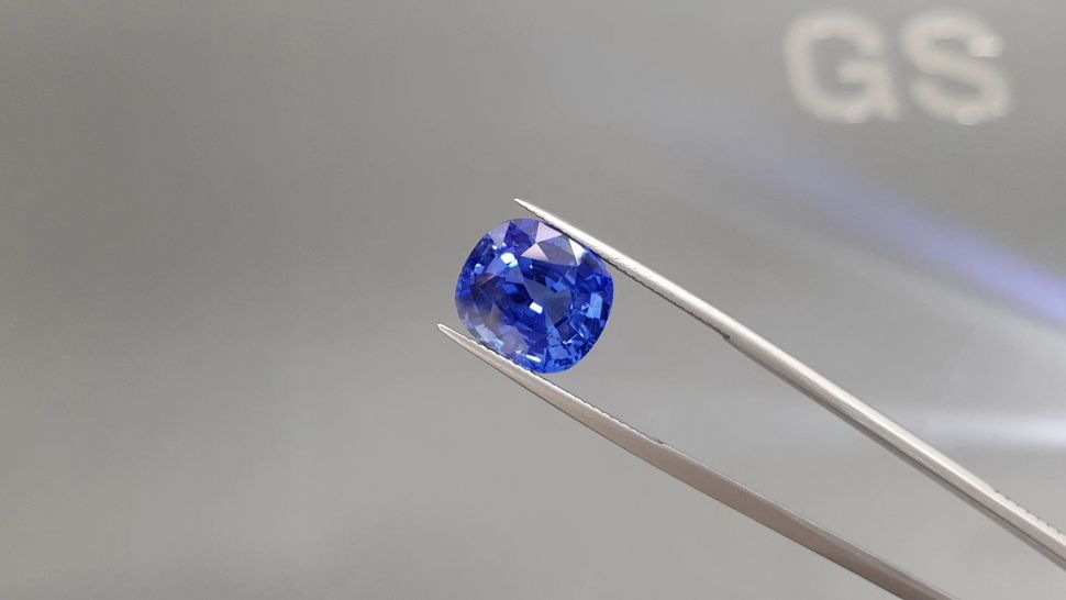 Rare open color Royal blue sapphire in cushion cut 10.02 ct, Sri Lanka Image №3
