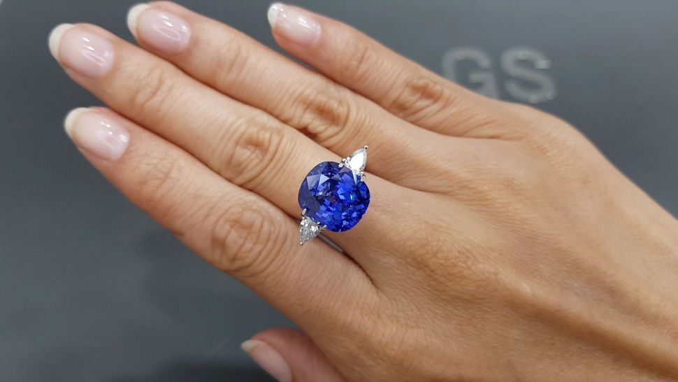 Rare open color Royal blue sapphire in cushion cut 10.02 ct, Sri Lanka Image №4