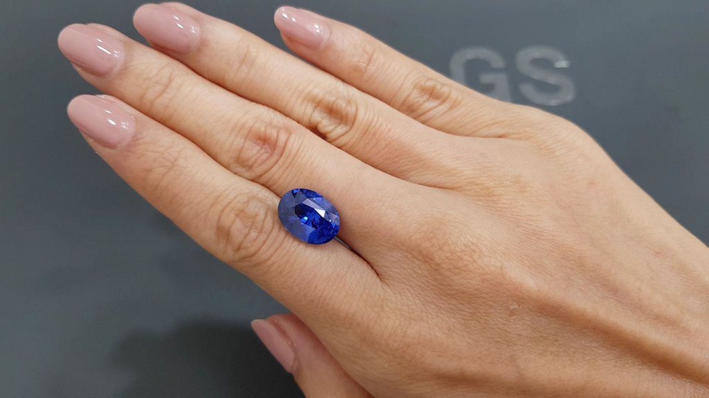 Intense Cornflower blue sapphire 7.52 carats in oval cut, Sri Lanka Image №2