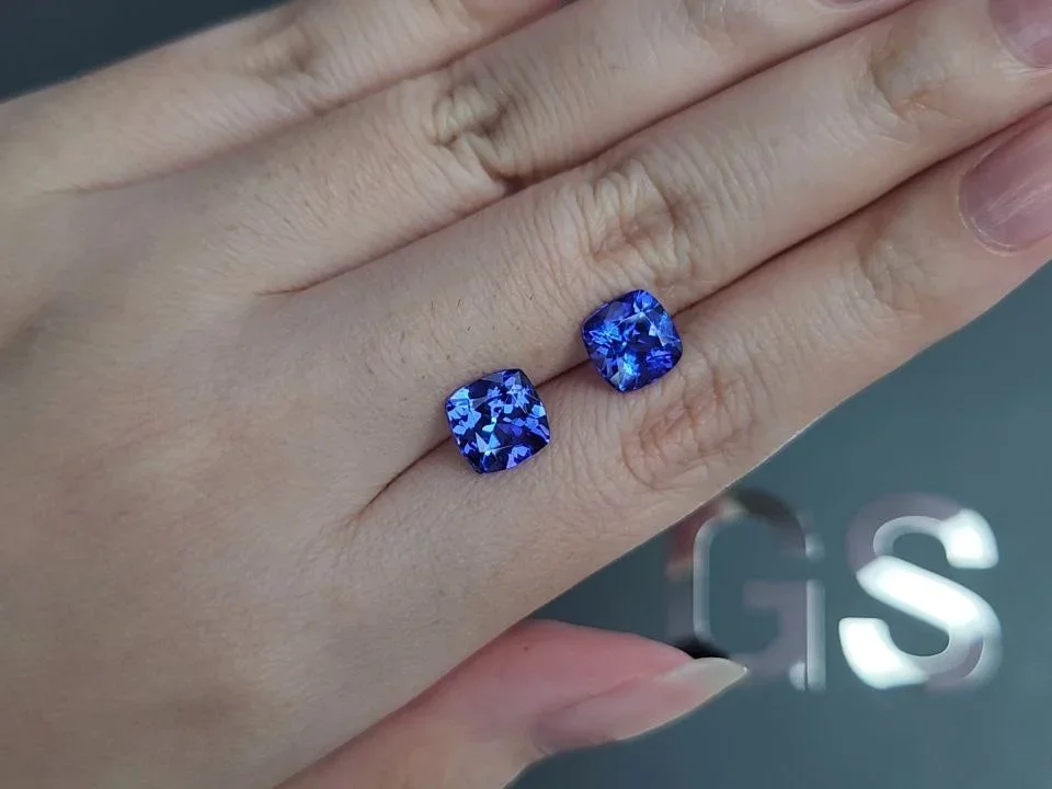 Pair of tanzanites in cushion cut 4.65 carats, Tanzania  Image №2