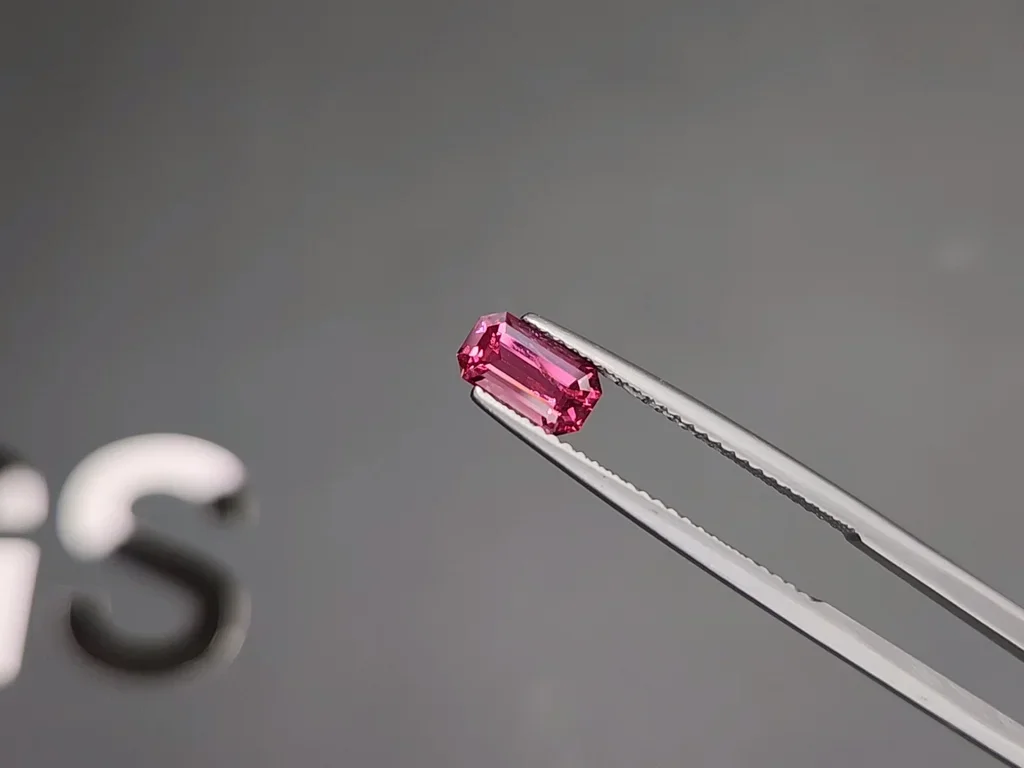 Espinela rosa talla octogonal Mahenge 1,05 quilates, Tanzania Image №3