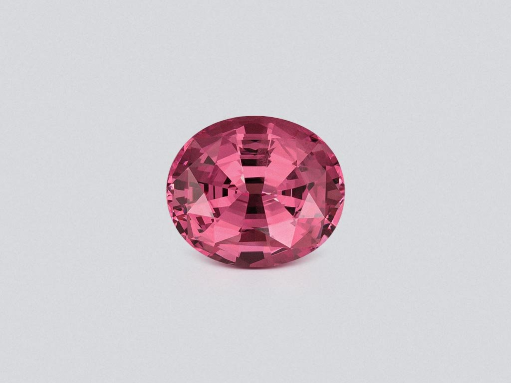 Gran granate malayo de talla ovalada de 9,68 carats, Tanzania Image №1