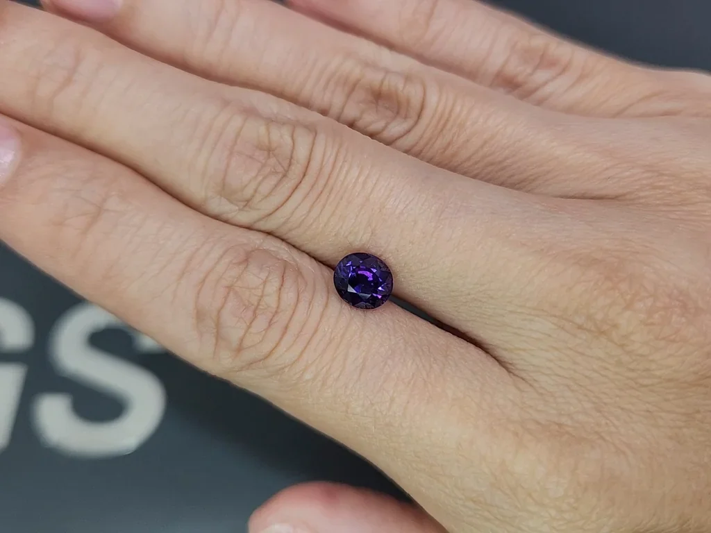 Unheated purple sapphire oval cut 1.62 carats, Sri Lanka Image №2