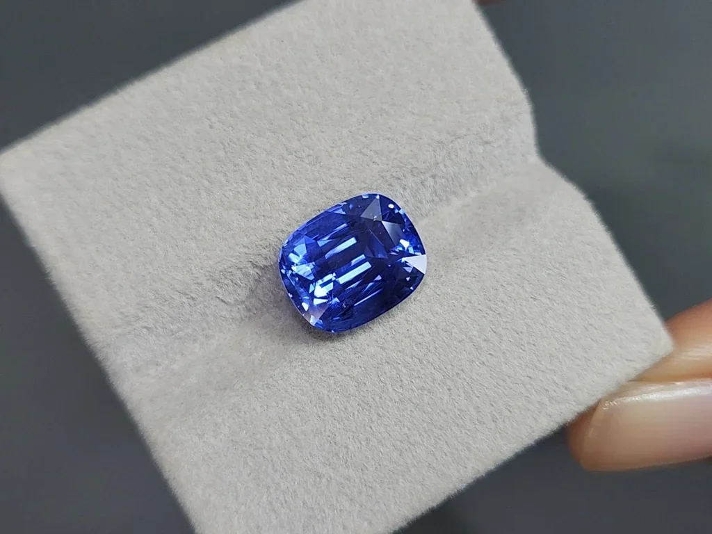 Zafiro azul real de talla cojín sin calentar de 7,70 quilates, Sri Lanka Image №4