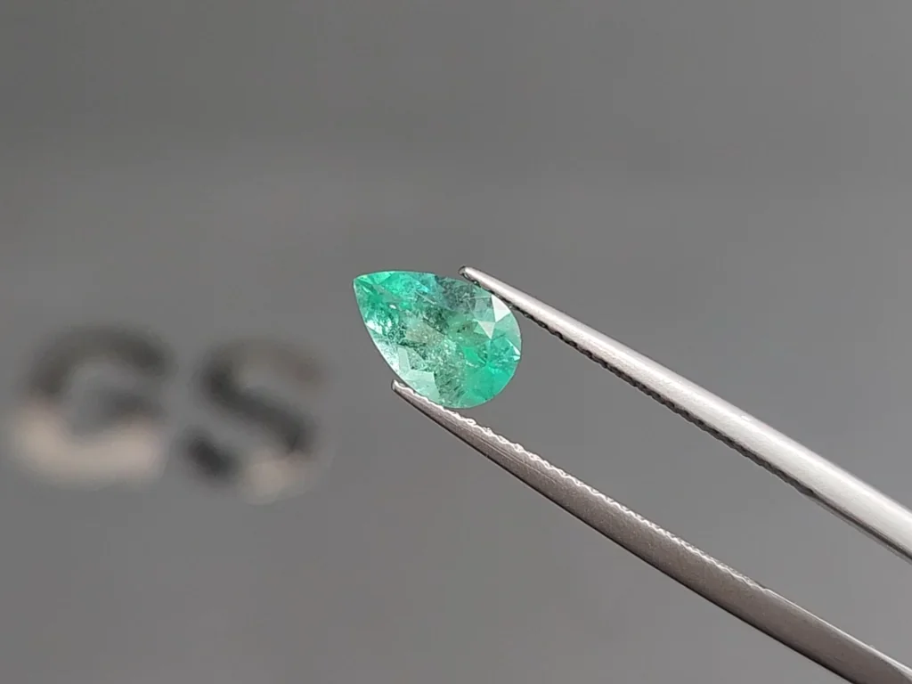 Émeraude taille poire 1,10 carat, Russie Image №3