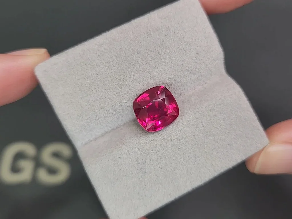 Unheated ruby in cushion cut 5.08 carats, Mozambique (GRS, Bellerophon) Image №4