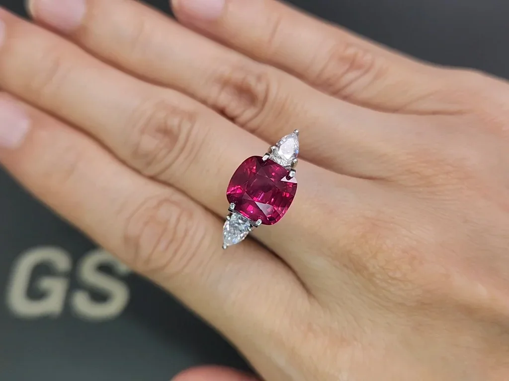 Unheated ruby in cushion cut 5.08 carats, Mozambique (GRS, Bellerophon) Image №5