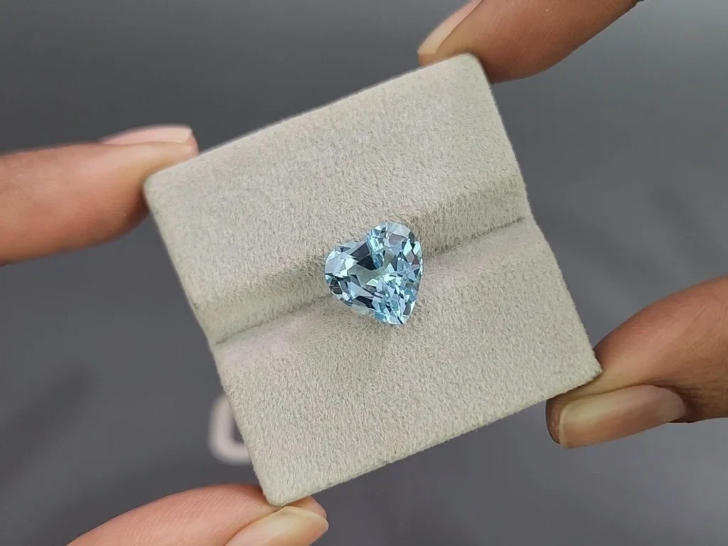 Aquamarine Santa Maria heart shape 4.33 carats, Mozambique Image №4