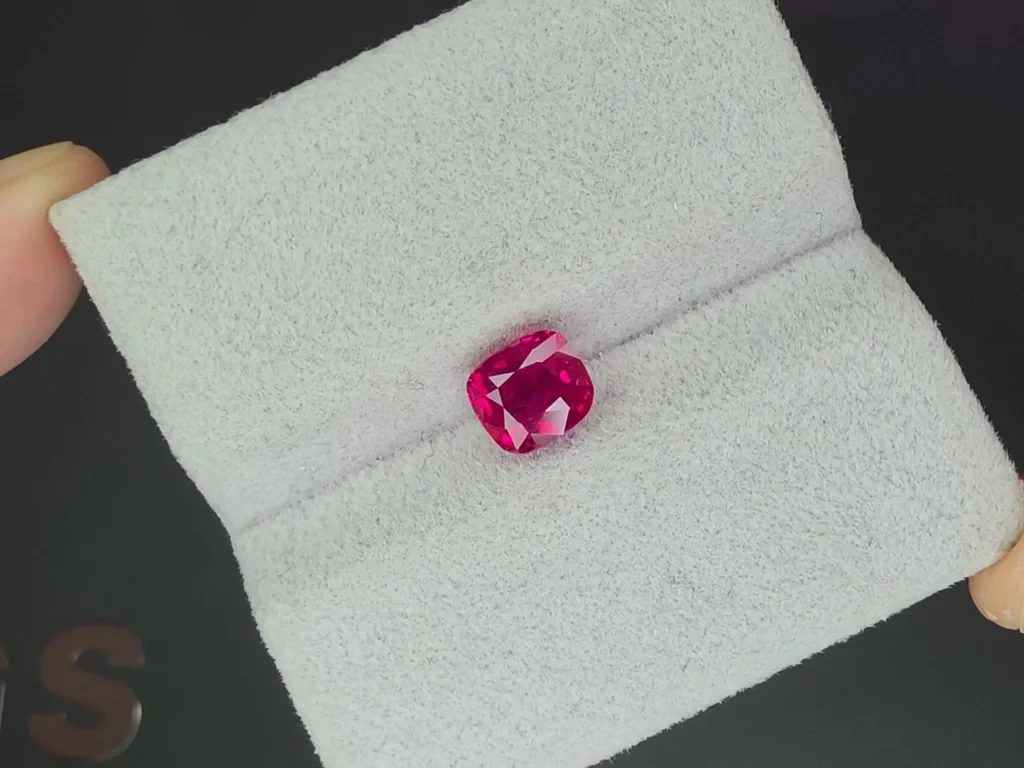 Unheated ruby Vivid pink red cushion cut 2.03 carats, Sri Lanka Image №4