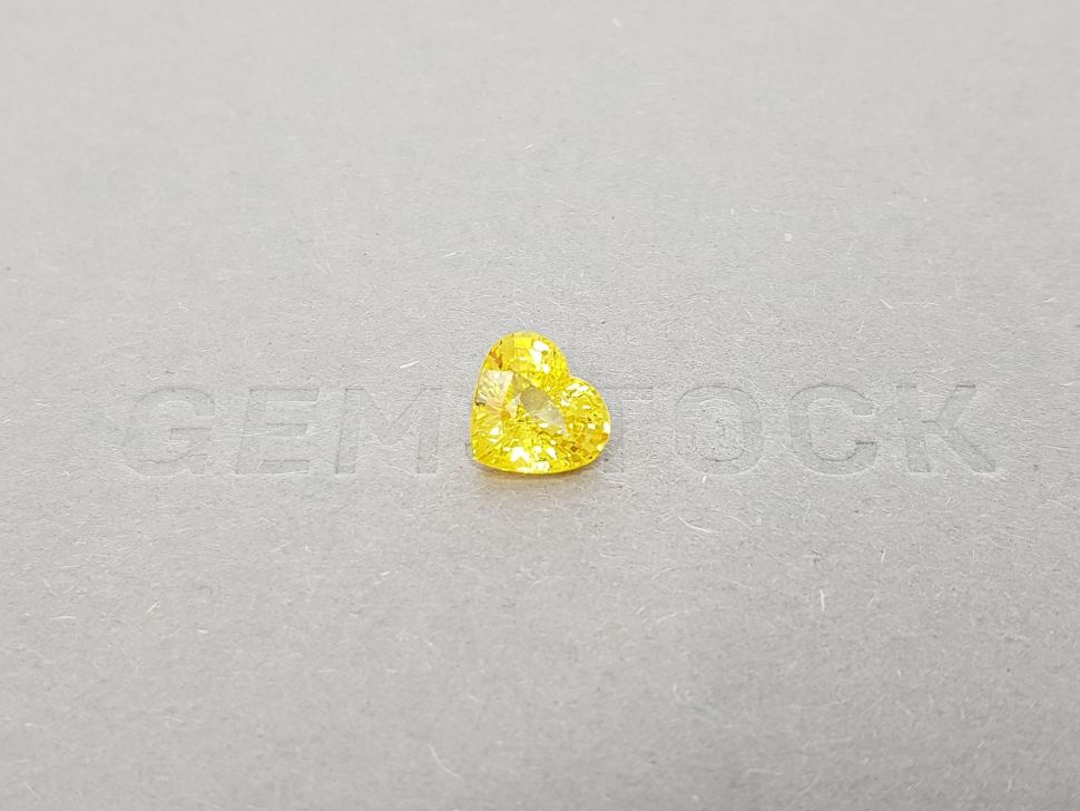 Yellow sapphire in rare cut heart 2.68 ct, Sri Lanka Image №1