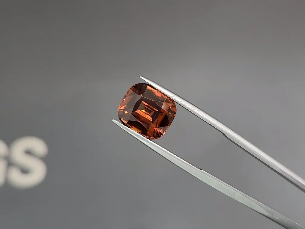 Zircon orange-marron 8,08 carats taille coussin, Sri Lanka Image №3