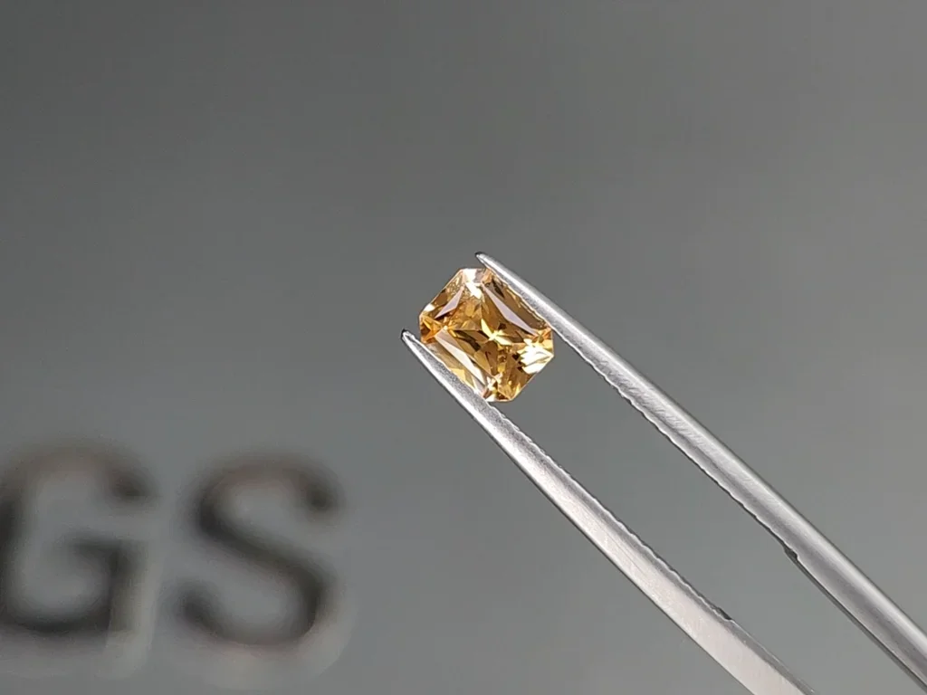 Yellow sapphire radiant cut 0.85 carats, Madagascar Image №3