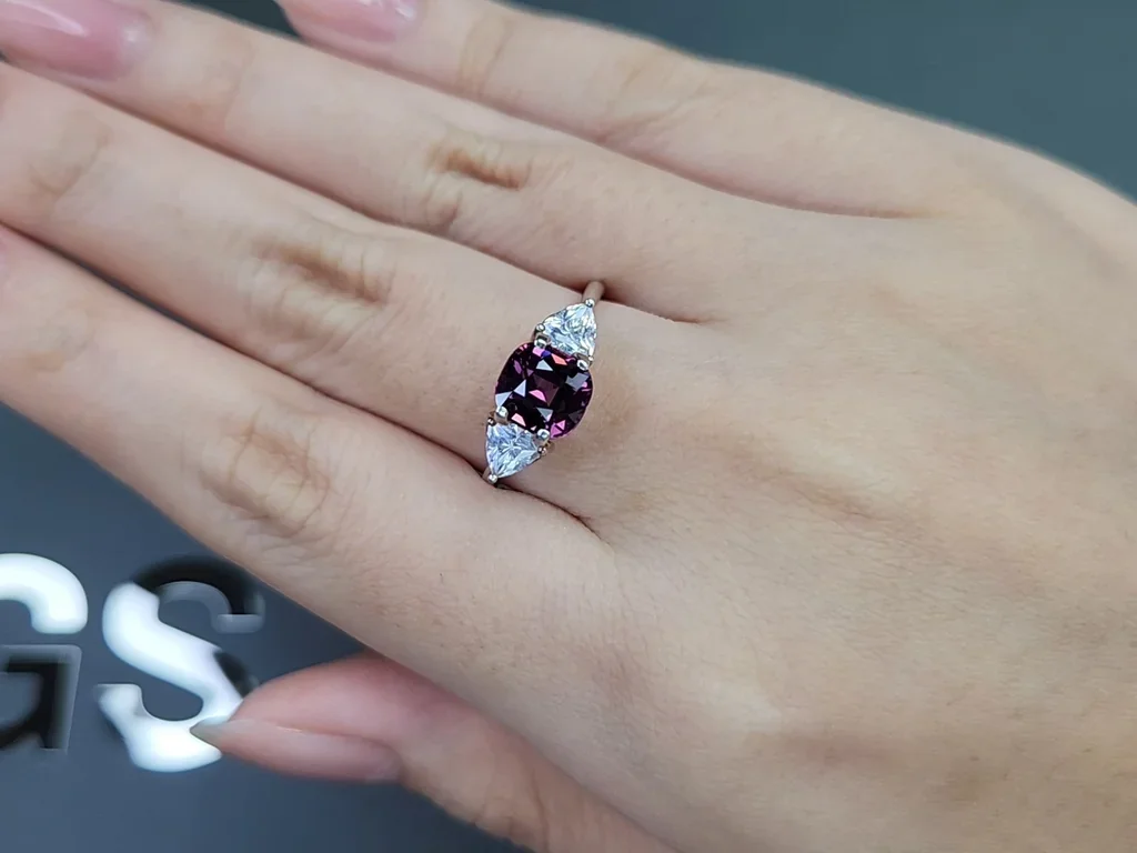 Espinela púrpura de talla cojín de 1,76 carats, Tanzania Image №5