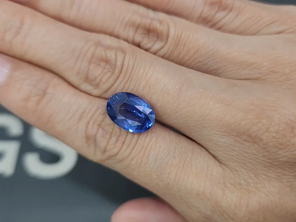 Saphir bleu non chauffé, taille ovale, effet soie rutile 6,54 carats, Sri Lanka Image №2