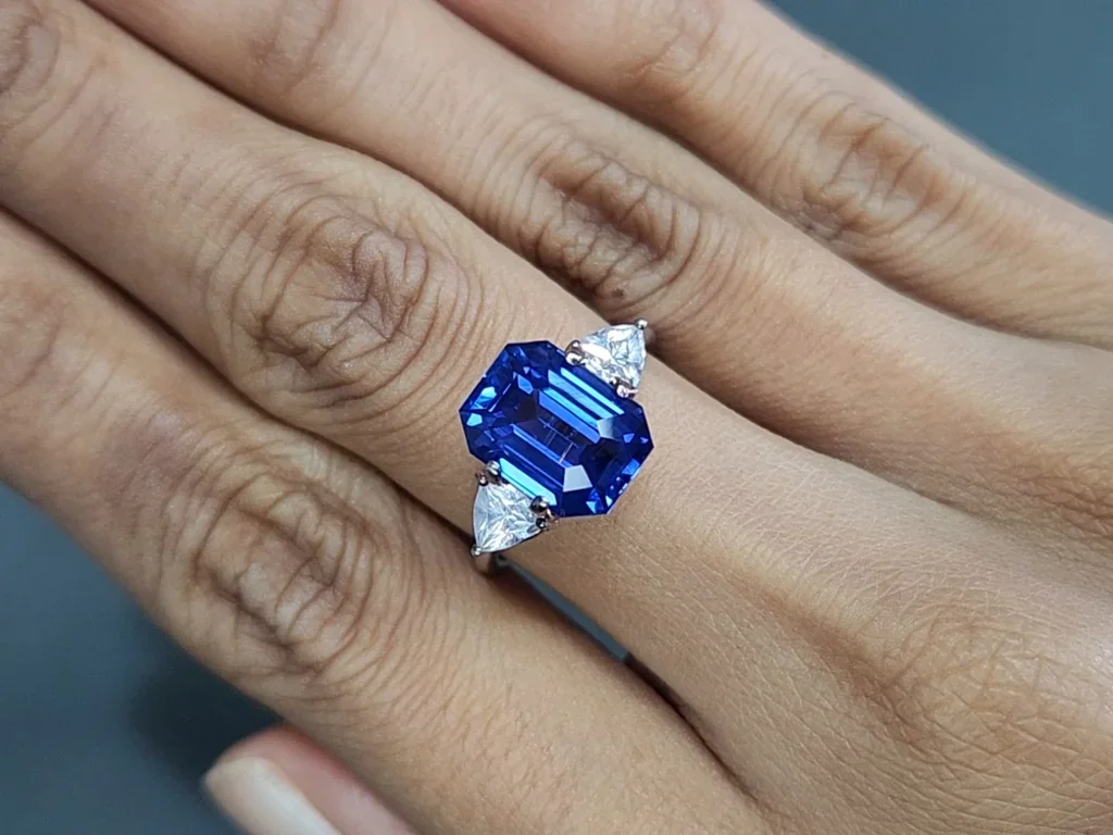 Saphir bleu royal taille octogonale non chauffé 7,62 ct, Madagascar Image №5