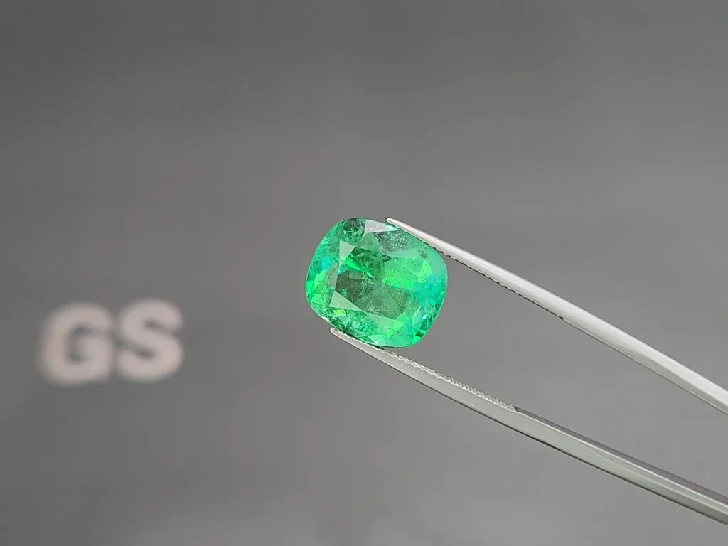 Emerald cushion cut  8.75 carats, Colombia Image №3