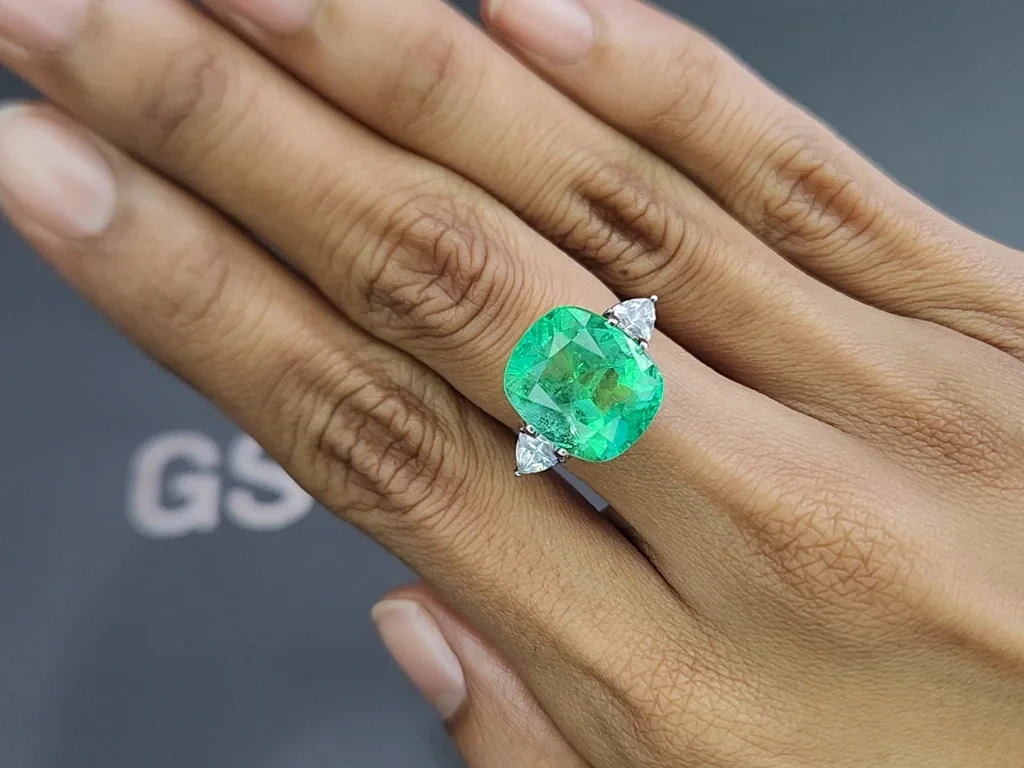 Emerald cushion cut  8.75 carats, Colombia Image №5