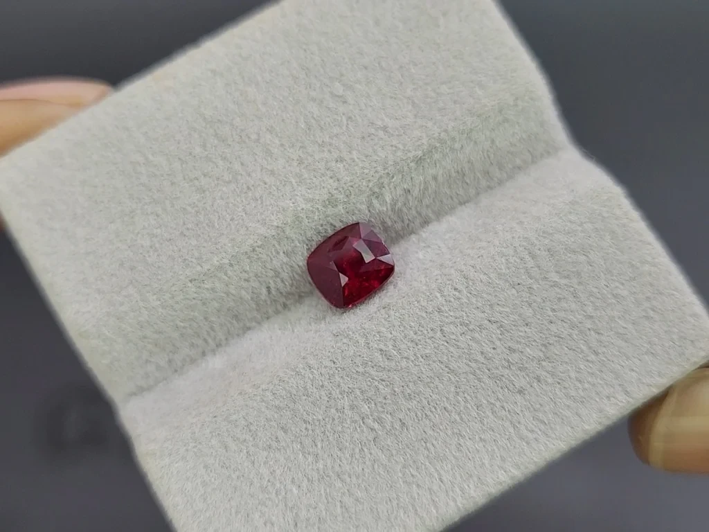 Unheated ruby Pigeon blood cushion cut 1.05 carats, Mozambique Image №4