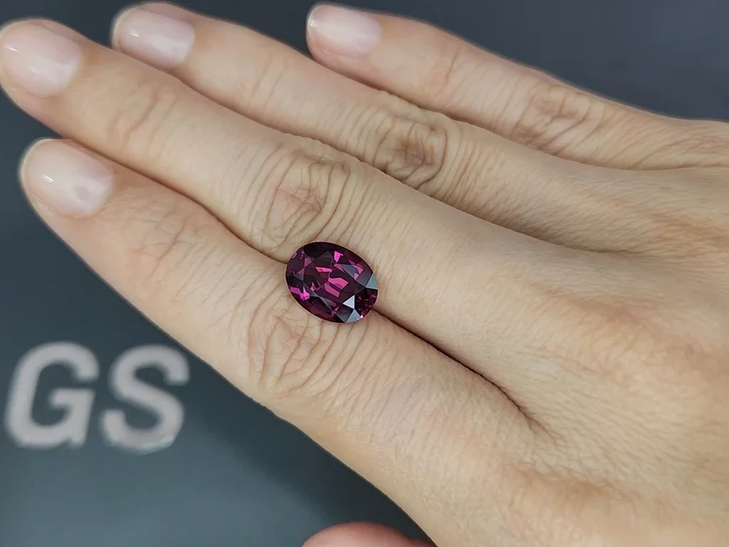 Violetter granat rhodolite oval geschliffener 4,73 karat, Tansania Image №2