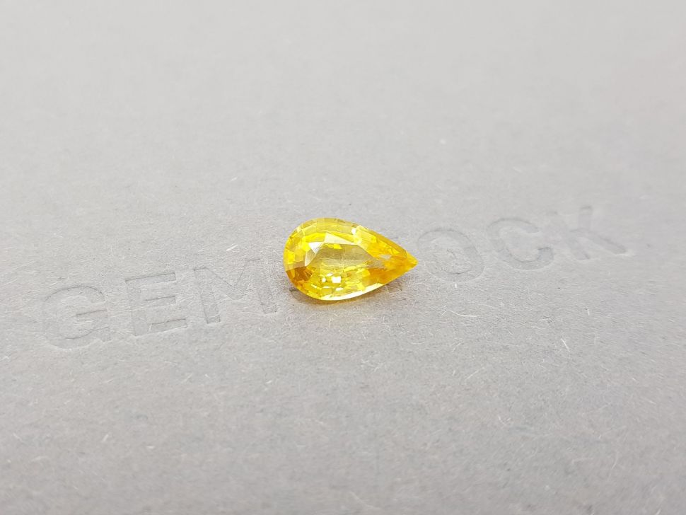 Intense pear cut yellow sapphire 2.50 ct, Sri Lanka Image №2