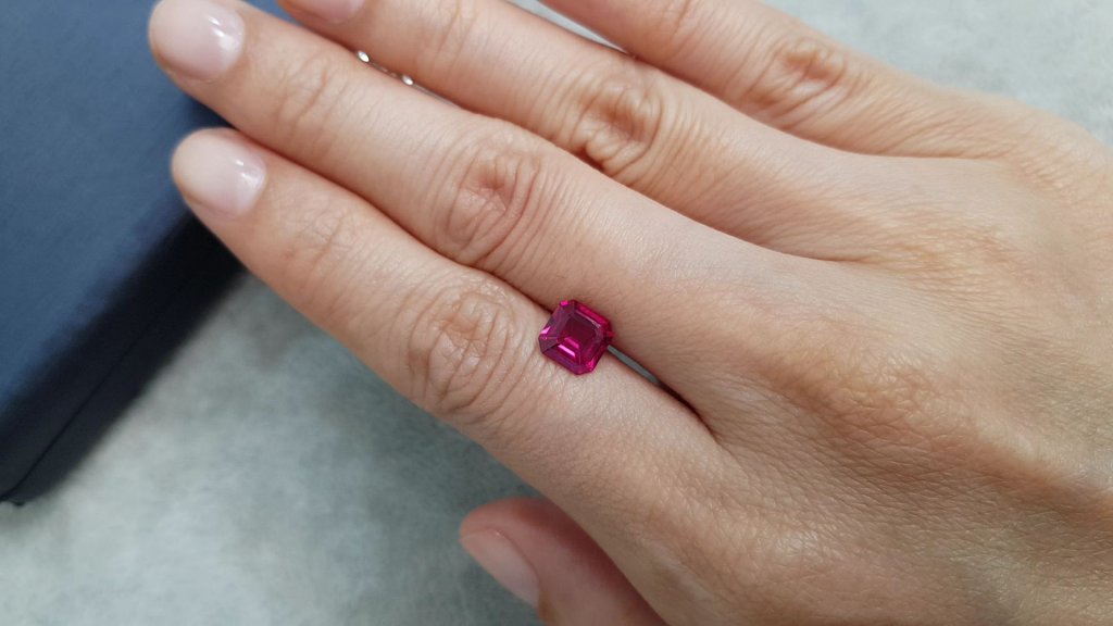 Pigeon's blood red ruby in octagon cut 2.02 ct, Mozambique Image №2