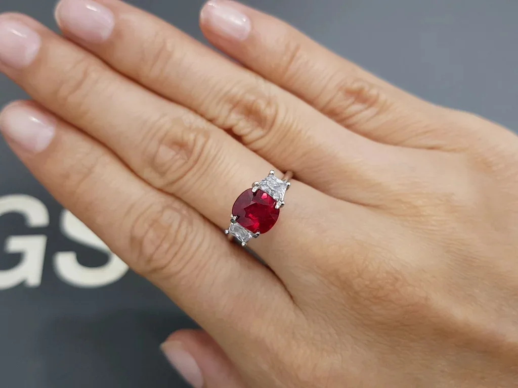 Unheated Pigeon's Blood ruby 2.05 carats in cushion cut, Mozambique Image №5