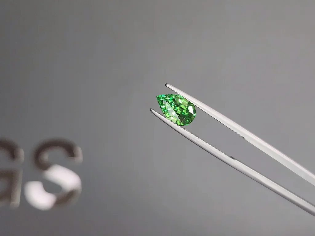 Granat tsavorit Intense Green birnenschliff 1,78 karat, Tansania  Image №3