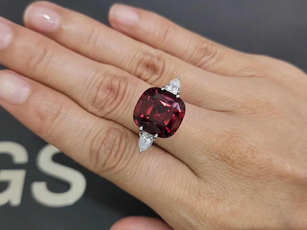 Large Malaya garnet cushion cut 5.58 carats, Tanzania Image №5