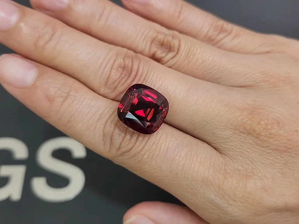 Large Malaya garnet cushion cut 5.58 carats, Tanzania Image №2